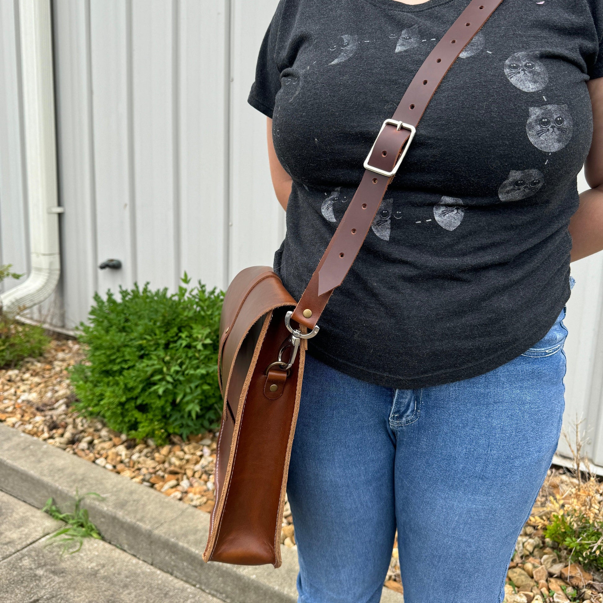 Unisex Messenger Bag - Oxford Xcel Leather - Stonestreet Leather