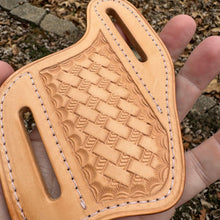 Cargar imagen en el visor de la galería, Basketweave Stamped Natural Veg Tan Cowhide Leather Handmade Pocket Knife Holster Sheath, Pancake Style Cross Draw with Belt Slots - Stonestreet Leather
